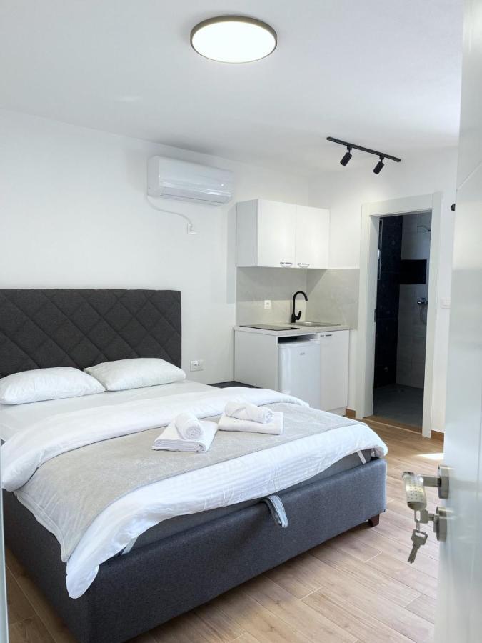 Lana Apartmani Bar Extérieur photo