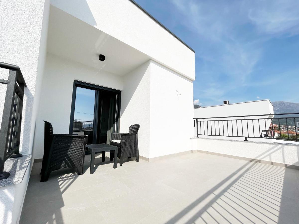 Lana Apartmani Bar Extérieur photo