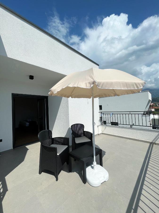 Lana Apartmani Bar Extérieur photo