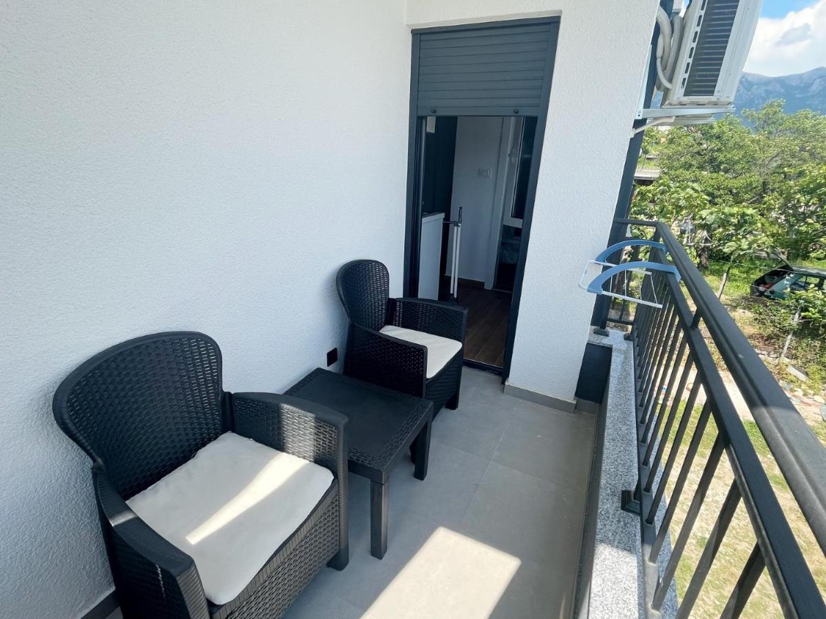 Lana Apartmani Bar Extérieur photo
