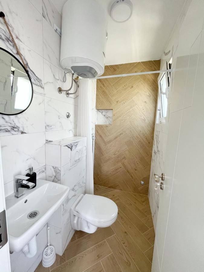 Lana Apartmani Bar Extérieur photo
