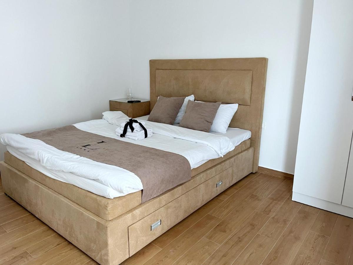 Lana Apartmani Bar Extérieur photo