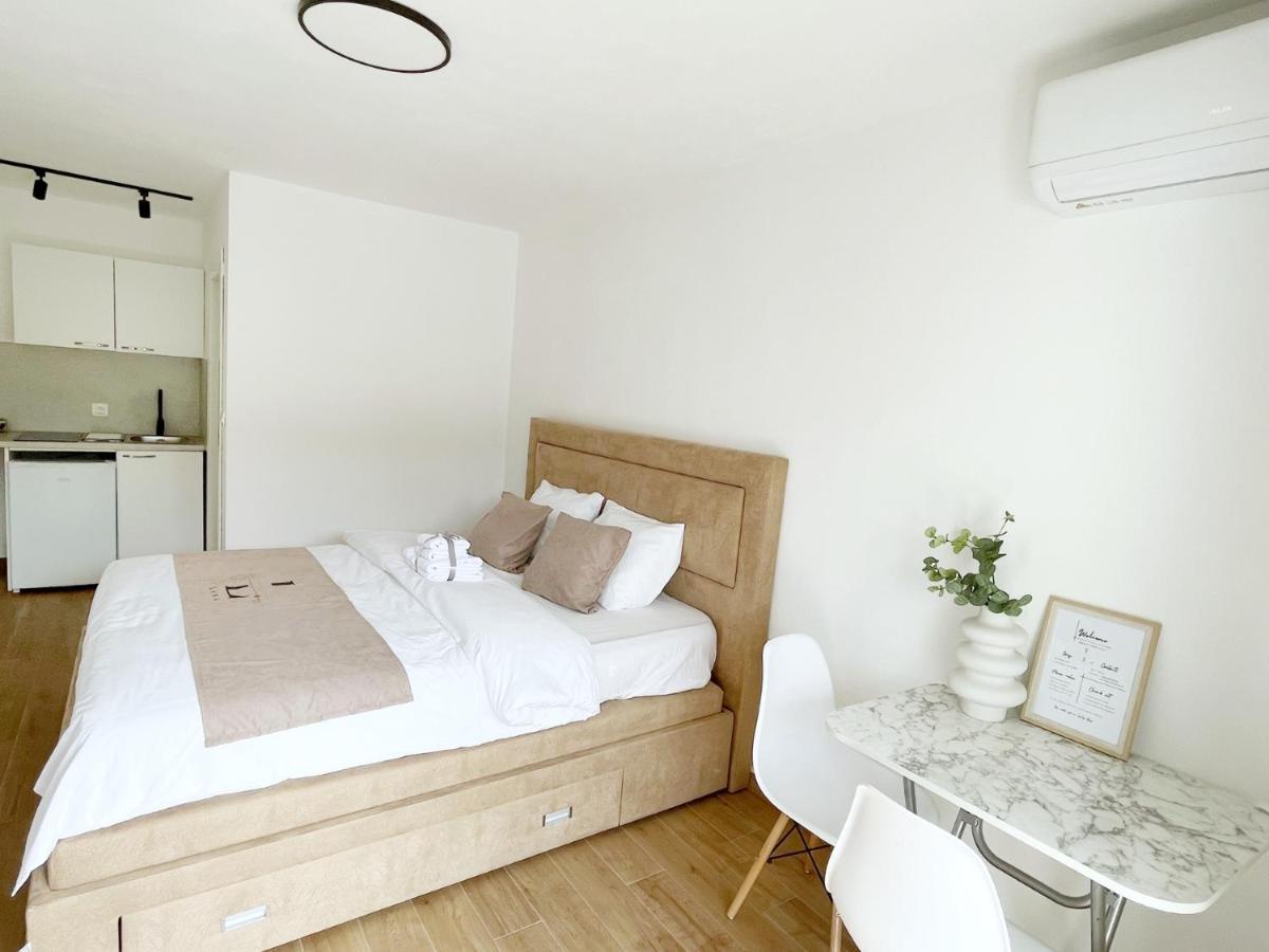 Lana Apartmani Bar Extérieur photo