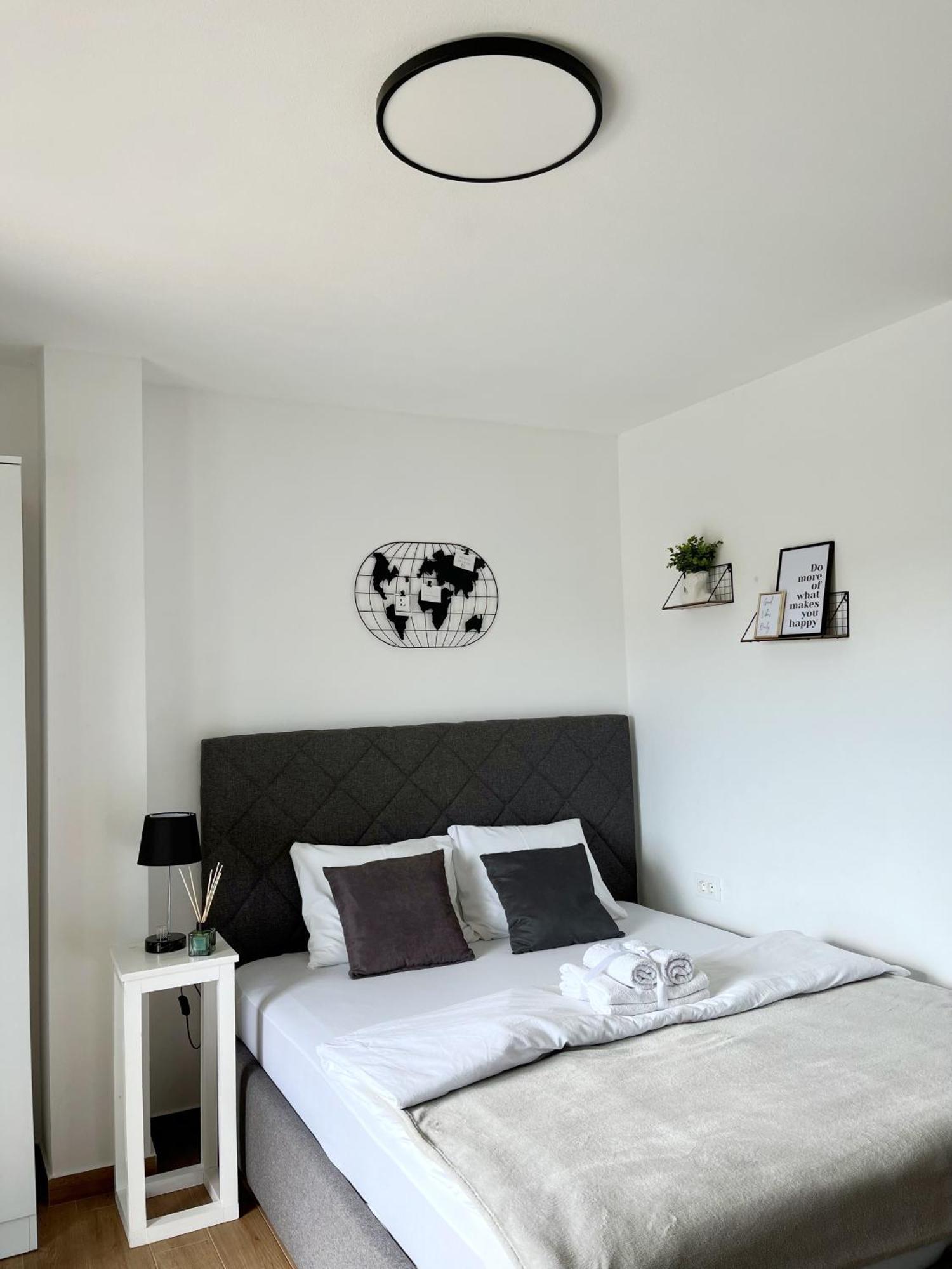 Lana Apartmani Bar Extérieur photo